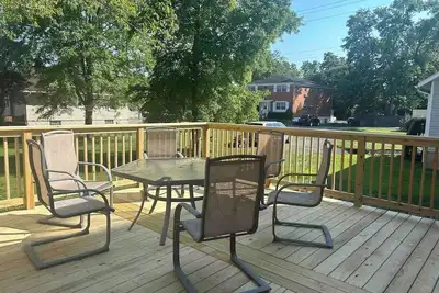 Image de Nearby Park • Balcony w/ Seating • Workspace