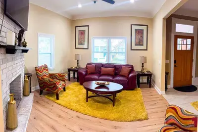 Image de 4br Historic Savannah w/ Parking & Patio