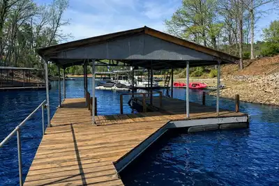 Image de Lake Lanier Lake House with Private Dock Hot Tub Pet-friendly Game Room