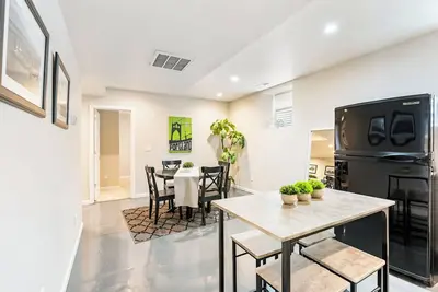 Irving Park Place, Close to Moda Center