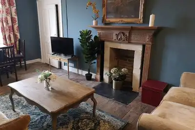 Image de Georgian 2 bed. City center. Parking. Views.