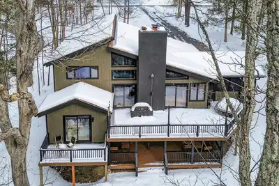Image de Luxury 5br Poconos Retreat | Ski, Lake & Resort