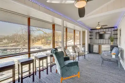Image de Water-View Deck! Lake Ozark Extended Stay