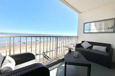 Image de Appartement Front de mer- accès direct plage