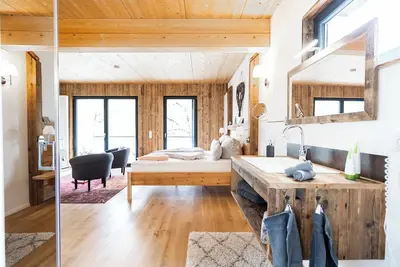 Image de Kai vacation chalet in Essing—sleeps 2 to 5 people, ideal for families!