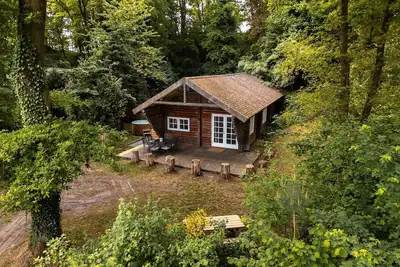 Image de Unique stay in nature, Private outdoor hot tub, Characteristic Log Cabin