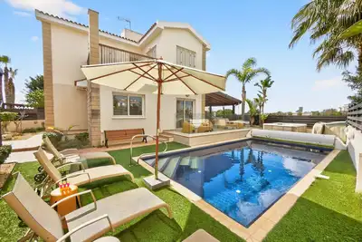 Image de Rock Azure Villa | Pool & Jacuzzi in Ayia Thekla