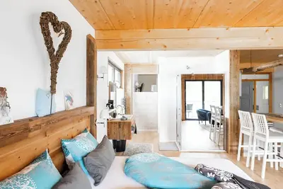 Image de Glenn vacation chalet in Essing—sleeps 2 to 5 people, ideal for families!