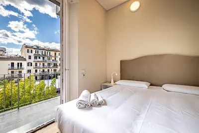 Image de YiD Bright 2-Bedroom Retreat with Elevator