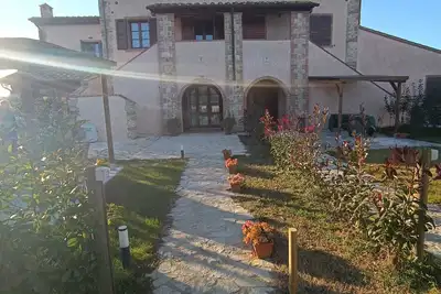 Image de Comfortable Flat in Asciano, air conditioning, garden with gazebo, pool, P