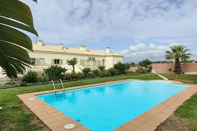 Image de 3 Bedroom with pool in Poço Partido