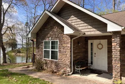 Image de Watts Bar Lakefront \nCharming 1-bedroom house with Ac in cozy Kingston, Harriman