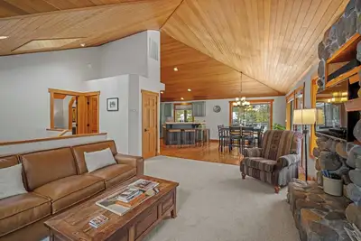 Image de Quiet Sunriver Retreat with Access to Exclusive Golf