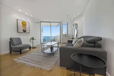 Image de Sea Glass Suite | Floor Safe Room + Shelter