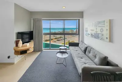 Image de Okeanos Sea Loft | In-Apartment Mamad (Safe Room)