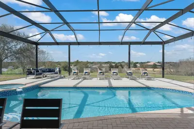 Image de Fabulous Windsor Hills View - Huge pool deck -  newly redecorated open plan
