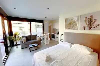 Image de No 7 - Theo Rooftop Loft with City View