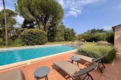 Image de Villa 4 chambres piscine pétanque et terrain de padel privatif