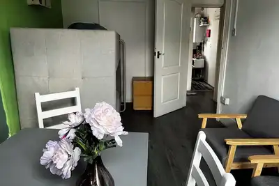 Image de 2 Bedroom Basit Flat in Center.