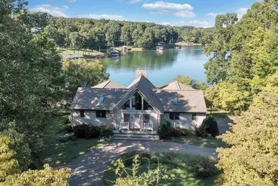 Image de Heron Landing~Peaceful Lakefront Gem in North Shore!