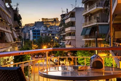 Image de Sunny 2 bedroom  cozy apartment, view of Parthenon