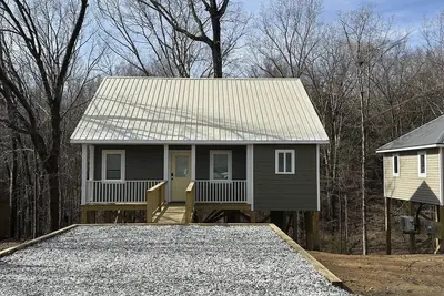 Image de Trailside 2br Cottage | Walk Downtown + Greenfront