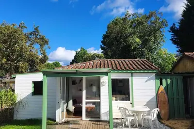 Image de Chalet paisible entre océan Atlantique et forêts de pins.