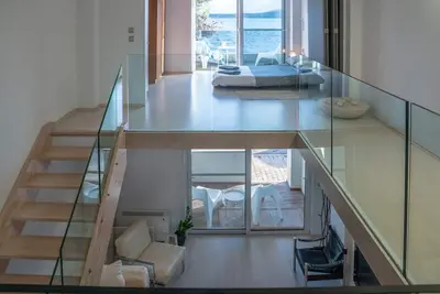 Image de Luxury on the water - Seaside Maisonette in Itea