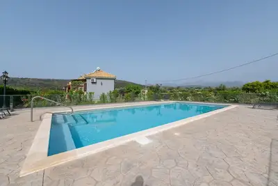 Image de Γεράνι/Gerani near to sea with heating  pool