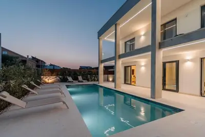 Image de Villa Turnea with heated pool