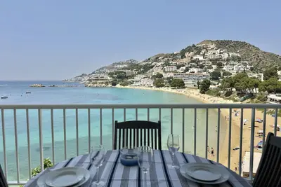 Image de Appart 2 ch. à 4. 5km de Roses avec accès plage, clim, parking, Wi-Fi