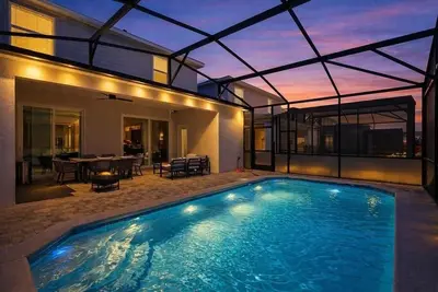 Image de Luxury 5br w/ Private Pool – Windsor