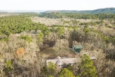 Image de Private 4 Bedroom Home on 5 Acres in Hochatown - Backs up to National Forest!