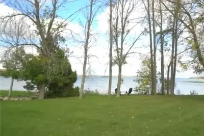 Image de Entire House by beautiful Georgian Bay