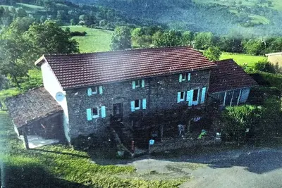 Image de La P'tite Chaumière\nAu coeur du parc du Livradois forez \nAnimaux acceptés