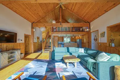 Image de Yosemite Retreat for 14: 2 Homes, Private Lake