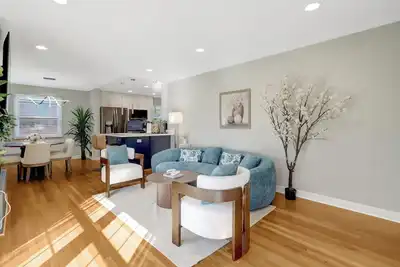 Image de 5br Luxury Home near Washington D. C. with Game Room and Big Back Yard