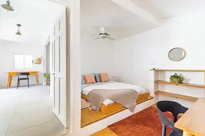 Image de Cool house with Pool at only steps from the Beach and Surf