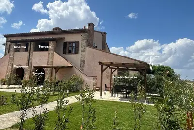 Image de Comfortable Flat in Asciano, air conditioning, garden with gazebo, pool, G