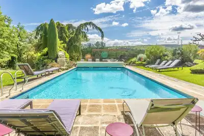 Image de Maison provençale de luxe dans la forêt des Cèdres Luberon Equipements plus