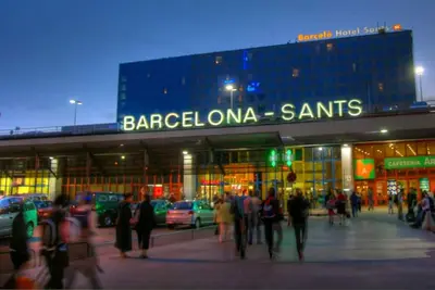Image de TARRADELLAS_1, Para 14 Personas, muy cerca Estació de Sants, llegada tren aeropuerto, muy bien comunicado y rodeado de comercios y restaurants