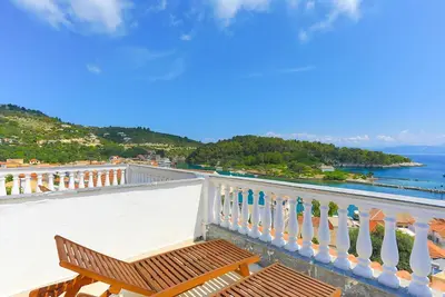 Image de Faros Dio: Gaios studio, sea views, private sun-loungers