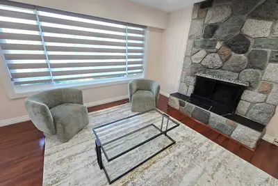 Image de Central Lux Home w/Ac/Commercial Areas/ Yvr/ Family Friendly