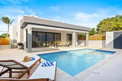 Image de Koko Nido – Modern Luxury Pool Villa in Noord