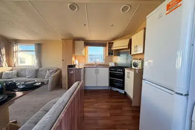 Image de Homely 8 berth caravan at Harts Holiday Park in Kent ref 74018b