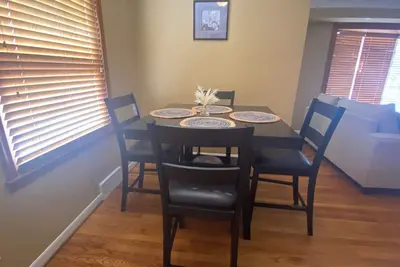 Image de Updated brick ranch with lots of space.