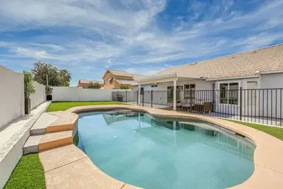 Image de < 1 Mi to Talking Stick Amp! Family Escape w/ Pool