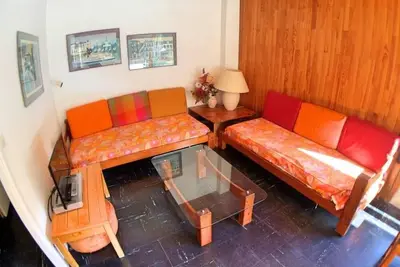 Image de Au pied des commerces, 2ème étage, balcon, télévision, 55m², Vars
