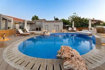 Tselepis Villa at Lakithra