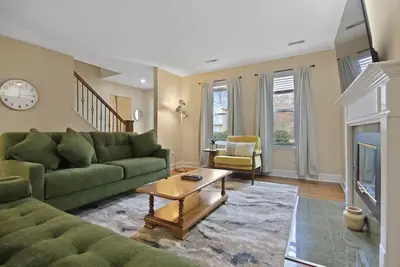 Image de Spacious & Cozy Southside